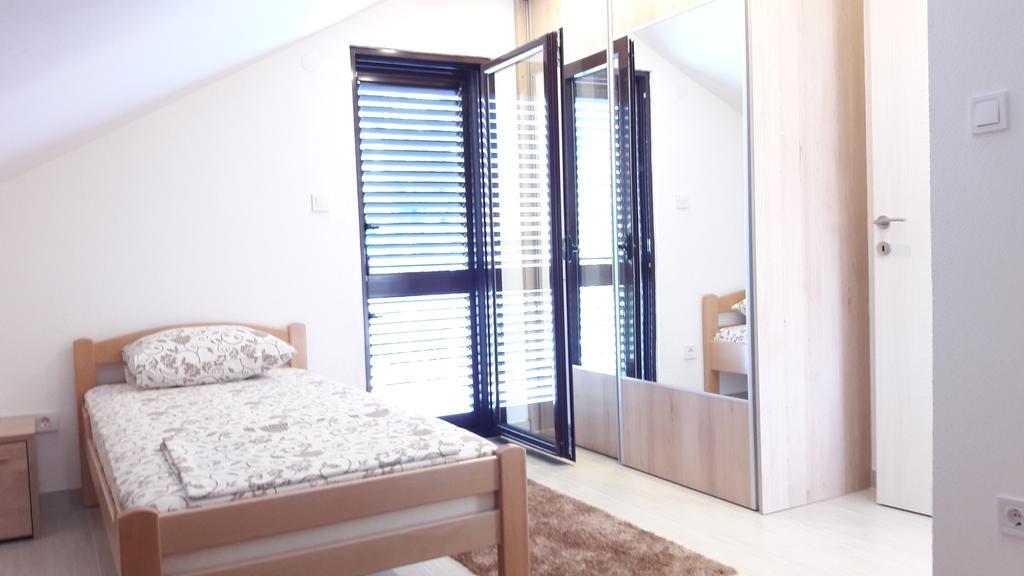 Apartment Valentina Котор Екстер'єр фото